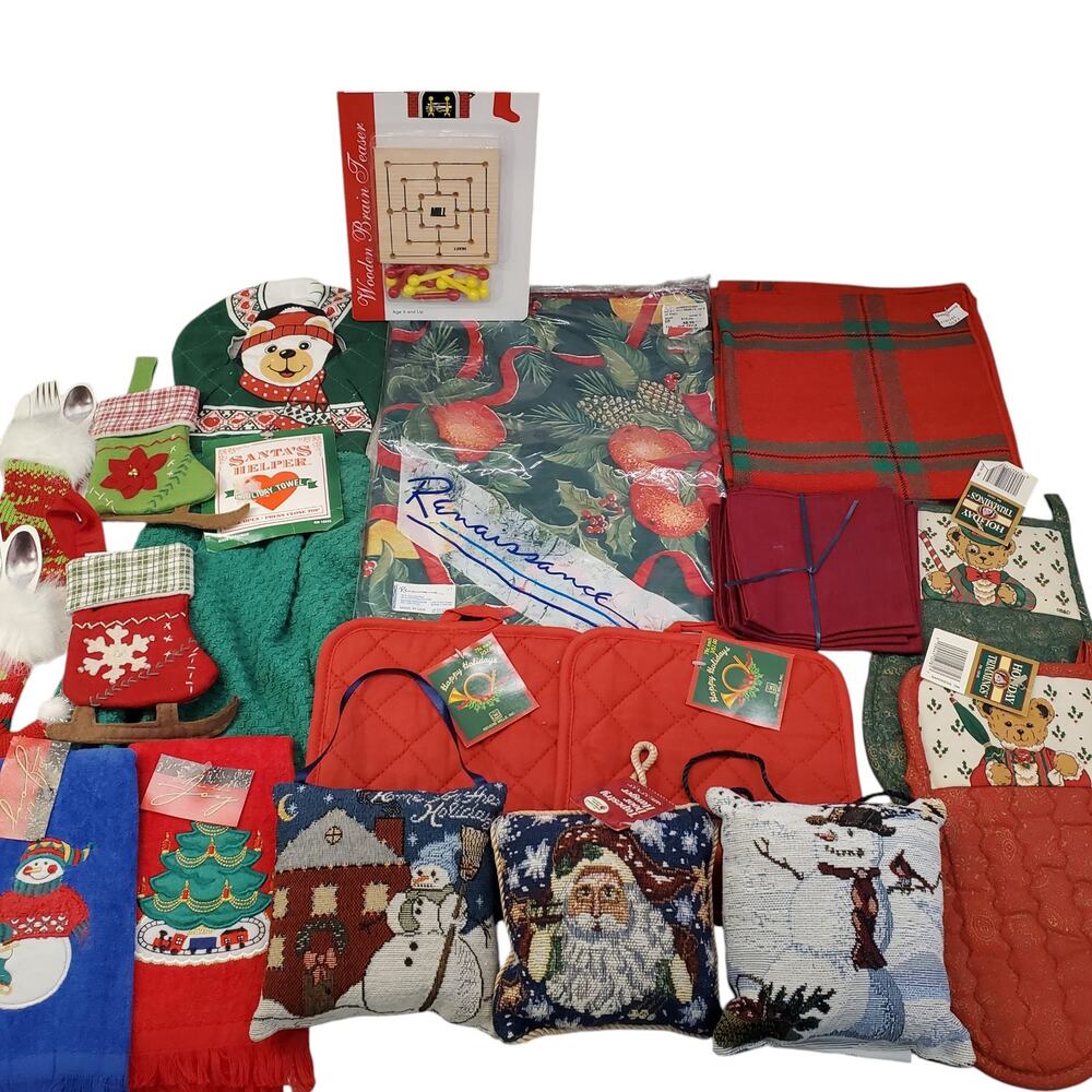 Vintage Christmas Towels Table Cloth Pot Holders Stocking Bundle